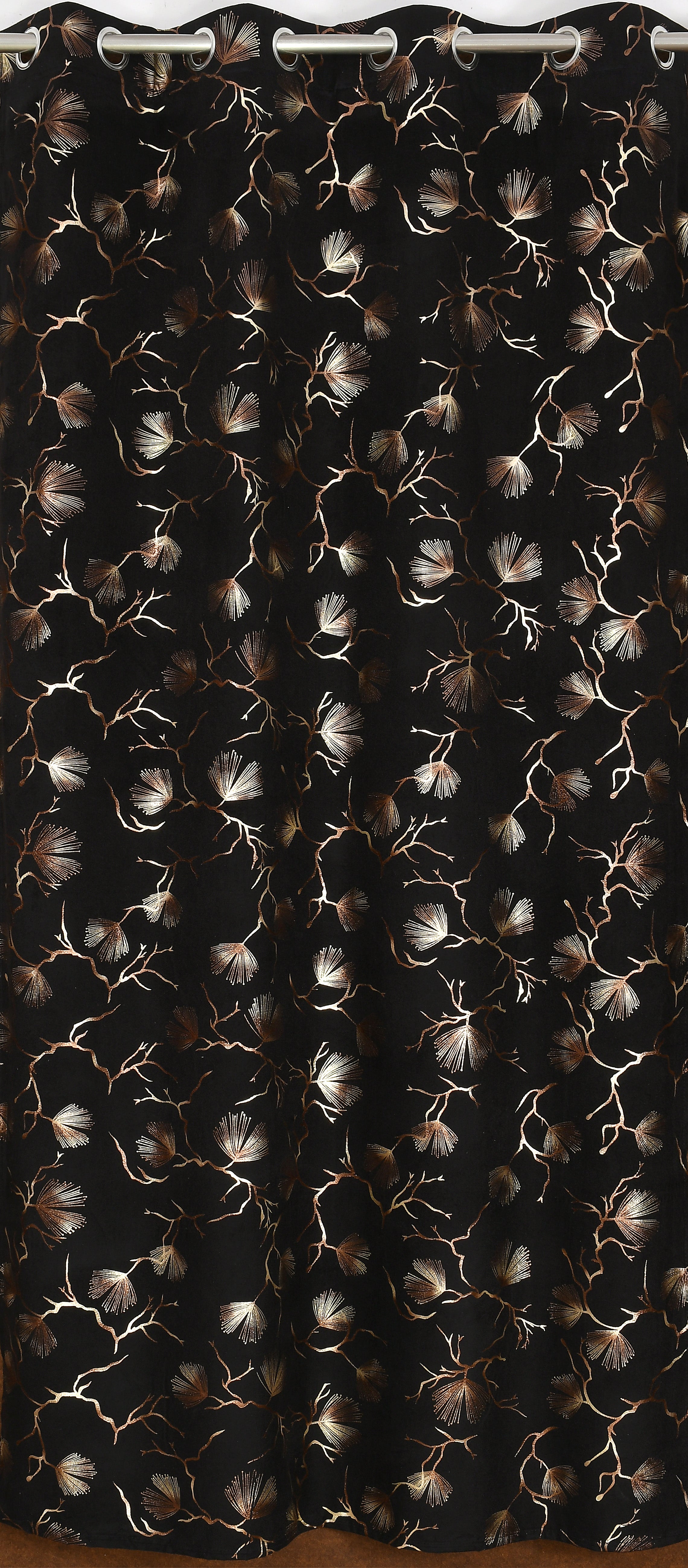 Multifoil velvet (Tree branch)