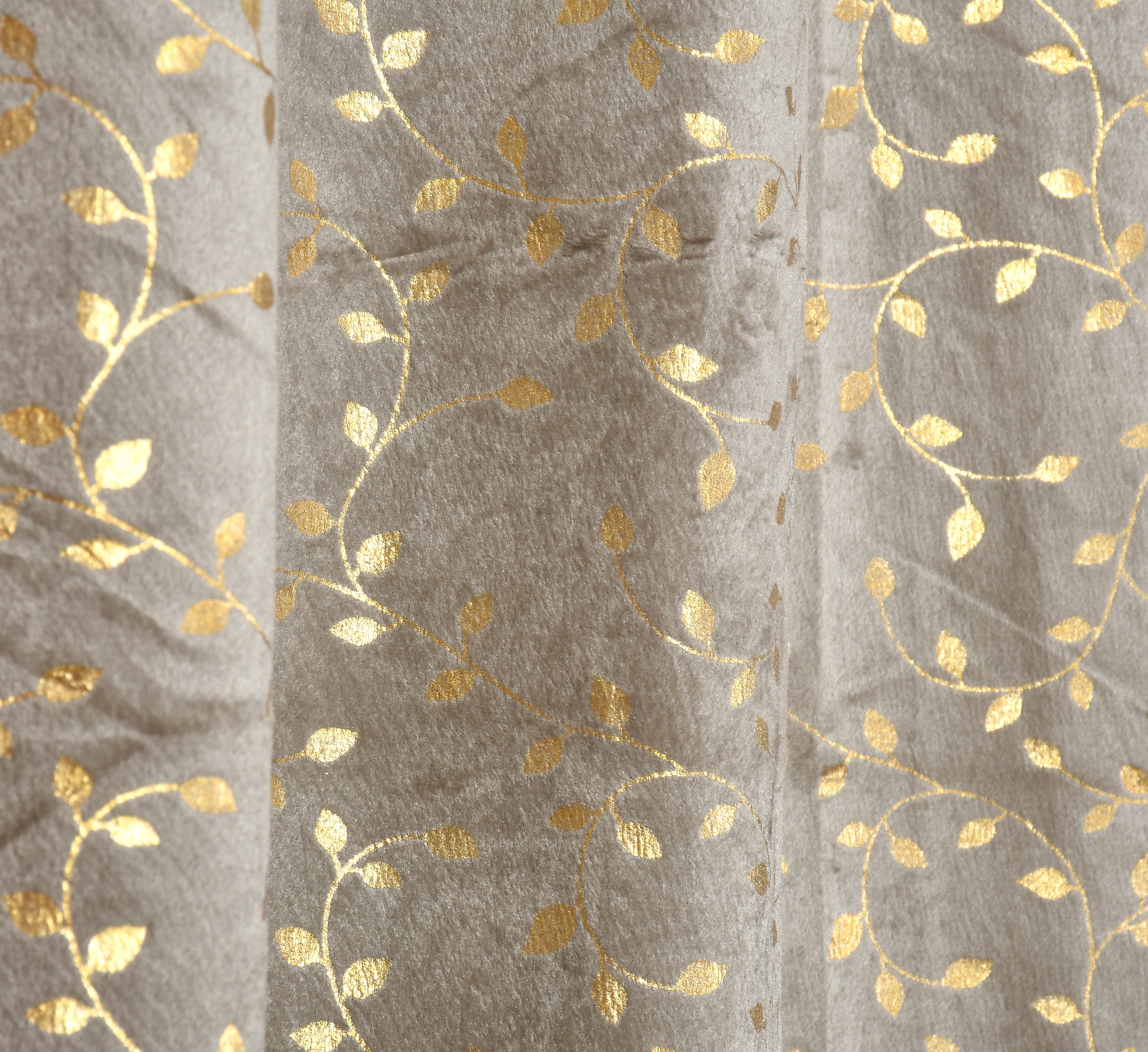 velvet curtains (Buti foil)