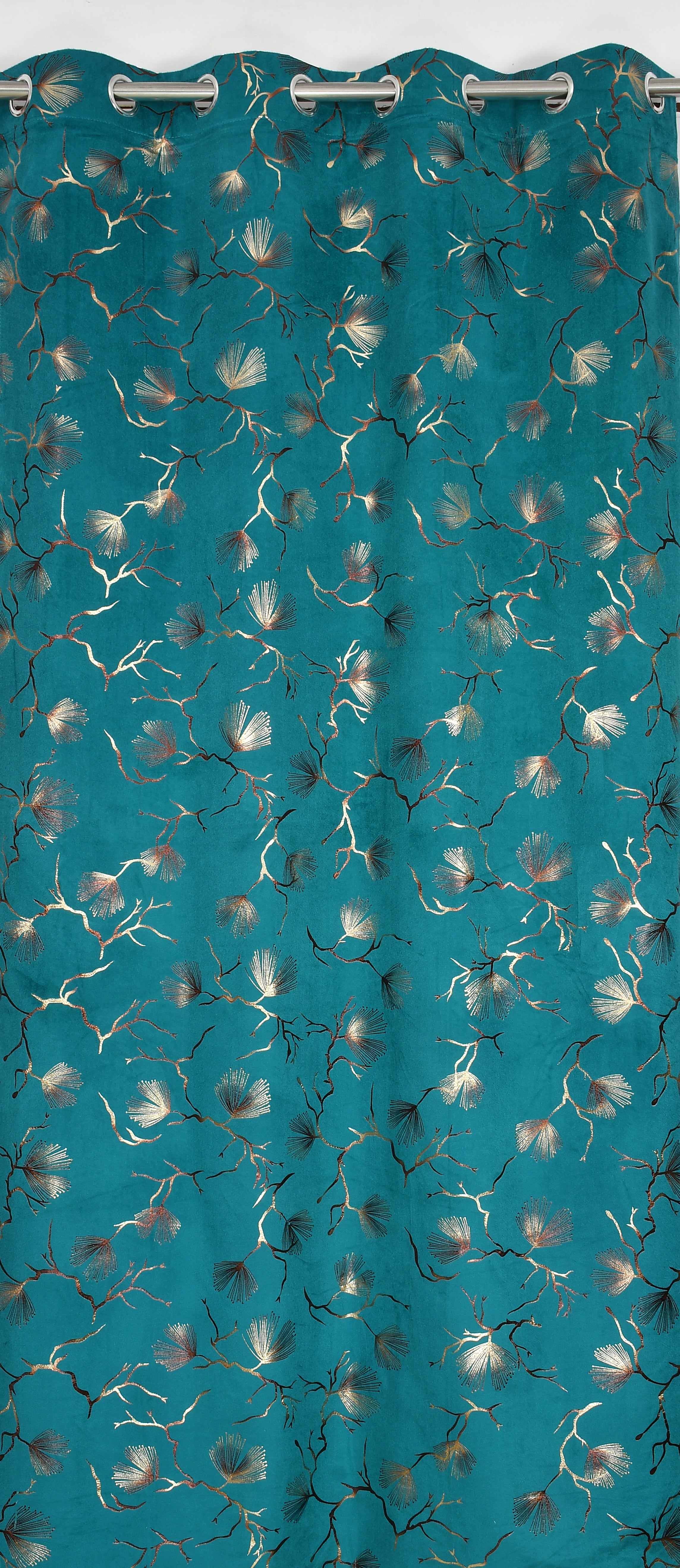 Multifoil velvet (Tree branch)