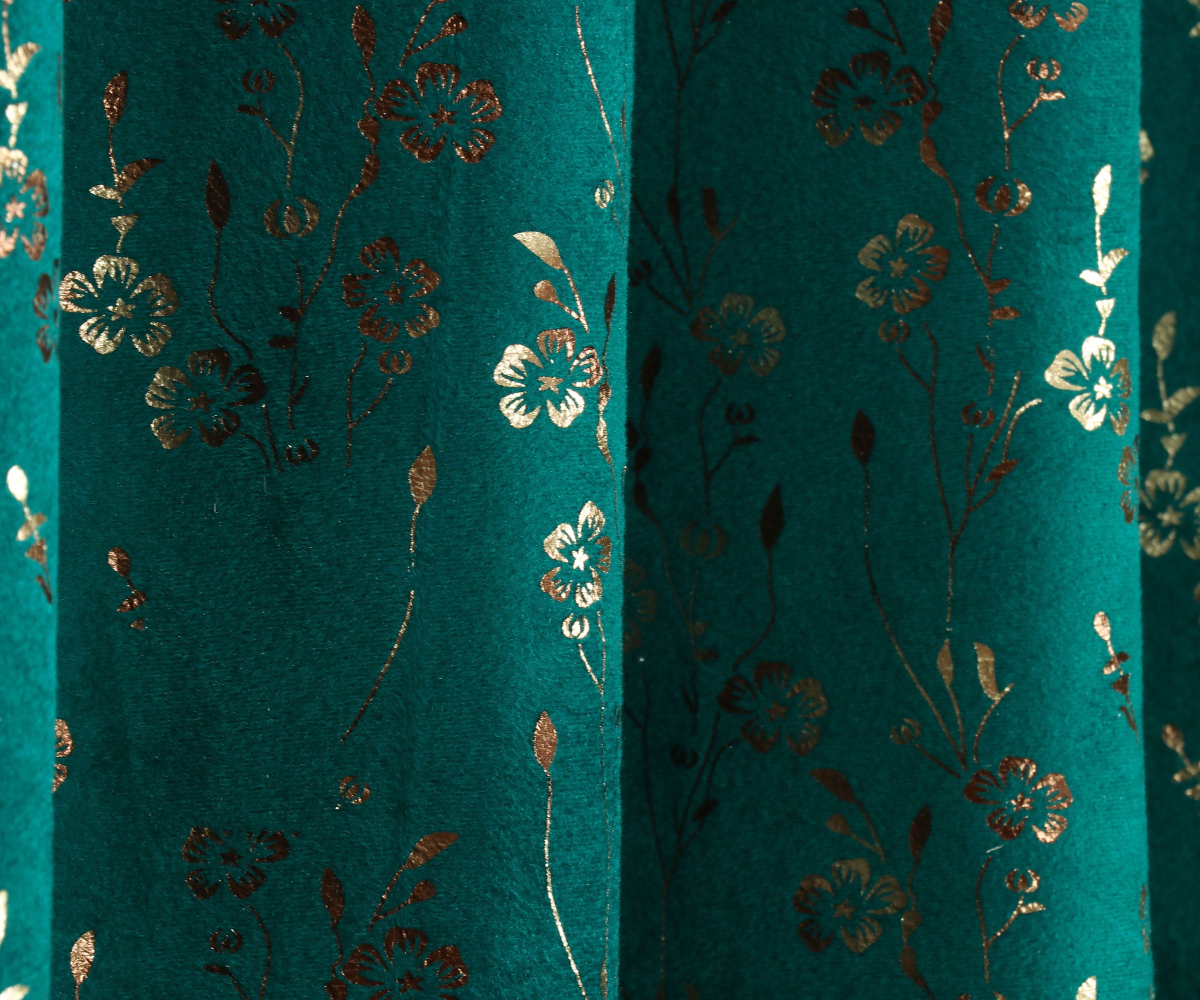 Multi Foil Rose Velvet